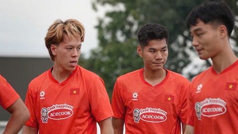 U23 Việt Nam vắng 9 cầu thủ, HKV Kim Sang Sik hài lòng về cơ sở vật chất